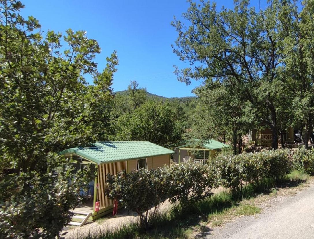 Camping Pres Du Lac De Sainte Croix Bauduen Bagian luar foto